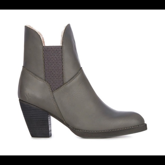 Ugg Australia Wool Lined Chelsea Boot - Picture 1 of 6